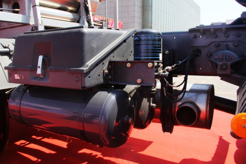 北奔 V3M重卡 336马力 6X2 国五LNG万博体育app下载入口(ND4240L27J7Z01)