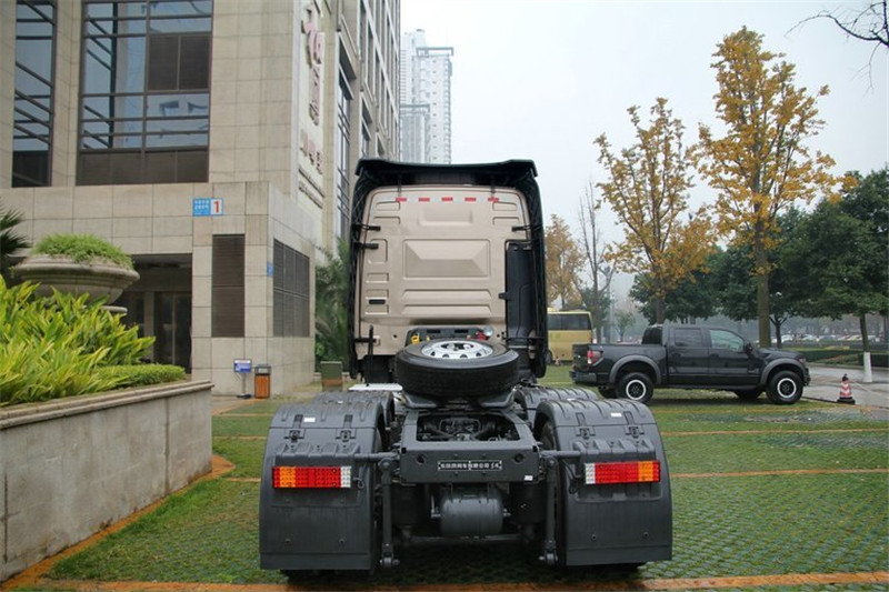 东风商用车 天龙旗舰重卡 480马力 6X4 国四万博体育app下载入口
(295/80R22.5)(DFH4250C)
