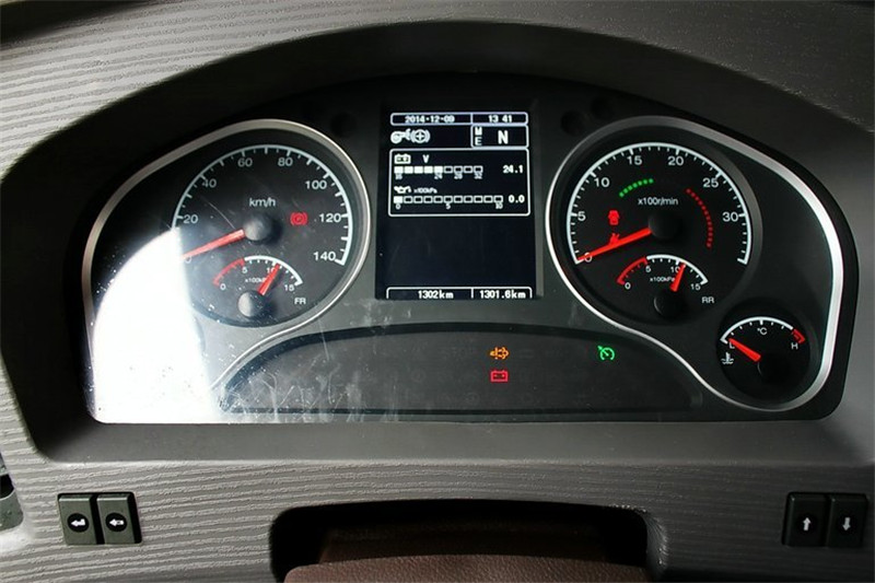 东风商用车 天龙旗舰重卡 480马力 6X4 国四万博体育app下载入口
(295/80R22.5)(DFH4250C)