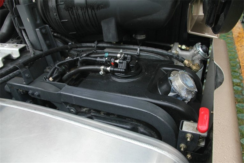 东风商用车 天龙旗舰重卡 480马力 6X4 国四万博体育app下载入口
(295/80R22.5)(DFH4250C)