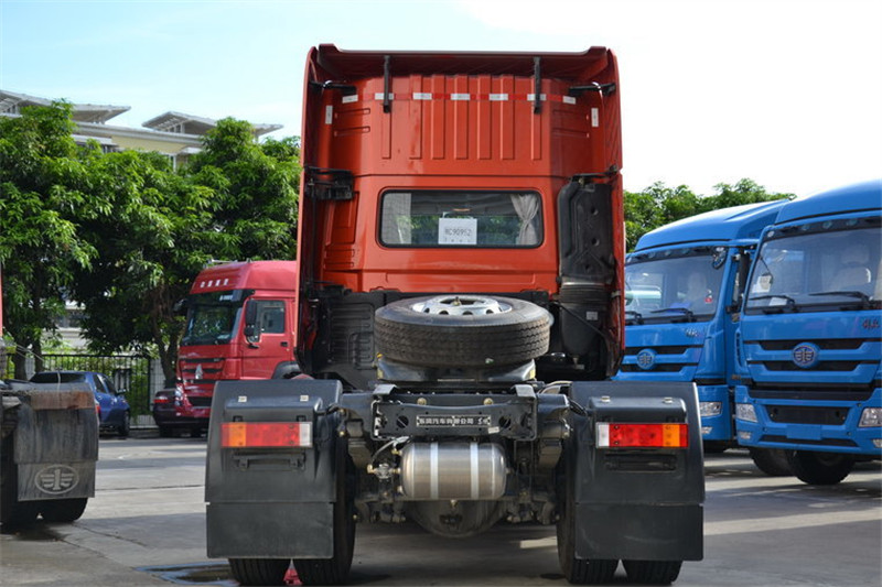 东风商用车 新天龙准重卡 270马力 4X2 国四万博体育app下载入口
(DFL4160B2)