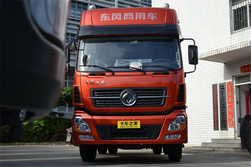 东风商用车 新天龙准重卡 270马力 4X2 国四万博体育app下载入口
(DFL4160B2)