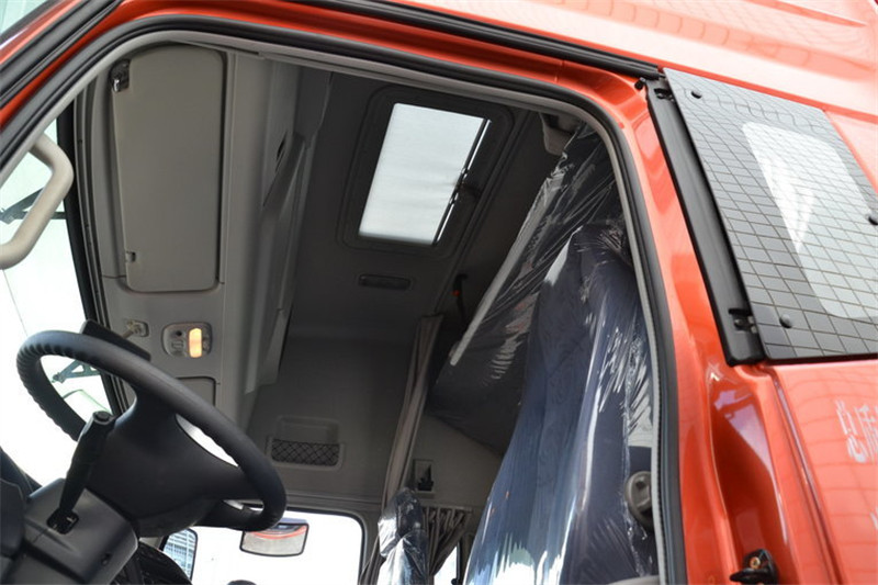 东风商用车 新天龙准重卡 270马力 4X2 国四万博体育app下载入口
(DFL4160B2)