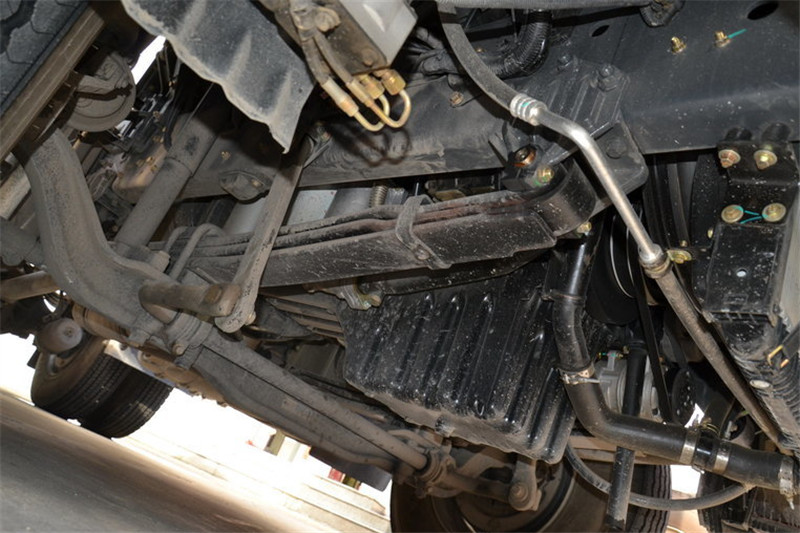 东风商用车 新天龙准重卡 270马力 4X2 国四万博体育app下载入口
(DFL4160B2)