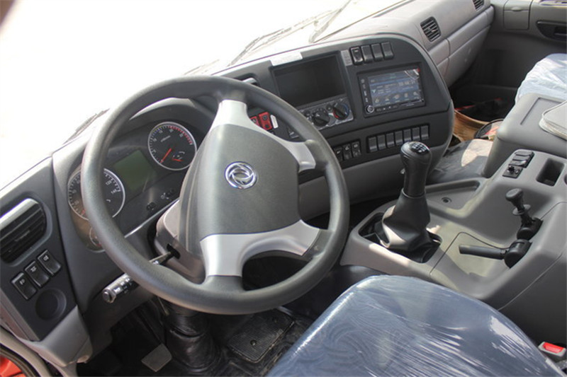 东风商用车 天龙重卡 315马力 4X2 国四万博体育app下载入口(13T后桥)(DFL4181A6)