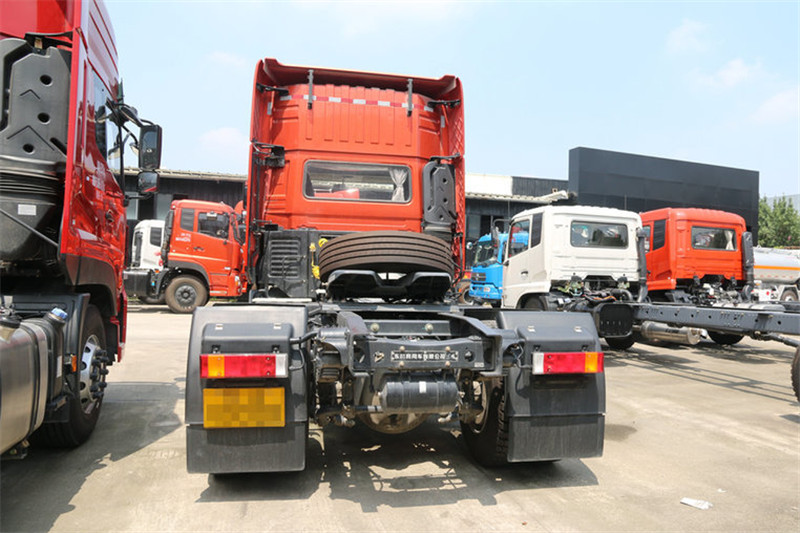 东风商用车 新天龙重卡 420马力 4X2 国四万博体育app下载入口
(DFL4181A8)