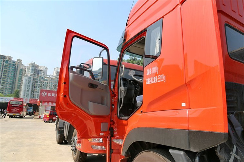东风商用车 新天龙重卡 420马力 4X2 国四万博体育app下载入口
(DFL4181A8)