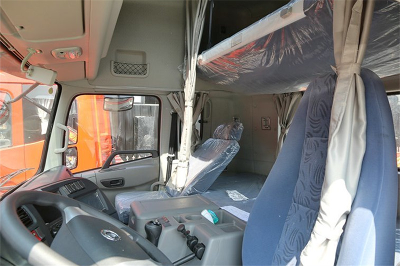 东风商用车 新天龙重卡 420马力 4X2 国四万博体育app下载入口
(DFL4181A8)