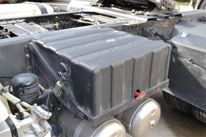 东风商用车 新天龙重卡 385马力 4X2 国四万博体育app下载入口
(DFL4181A8)