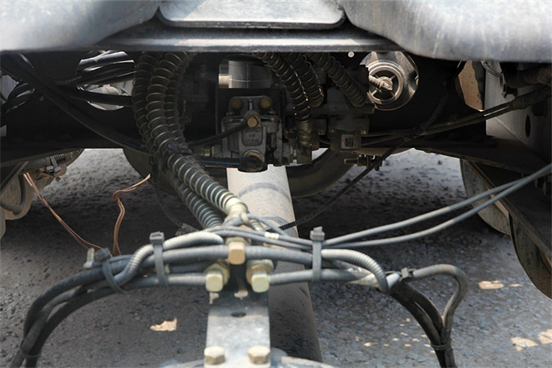 一汽解放 J6M重卡 350马力 4X2 国四万博体育app下载入口(CA4180P63K2AE4)