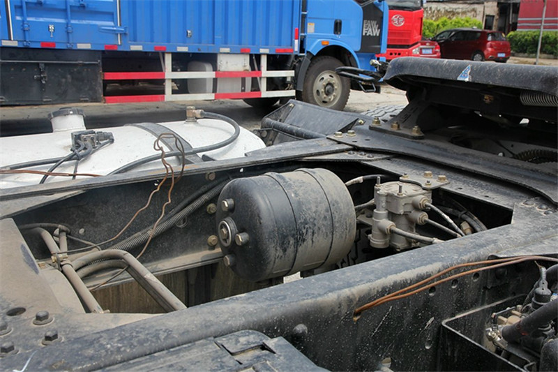 一汽解放 J6M重卡 350马力 4X2 国四万博体育app下载入口(CA4180P63K2AE4)