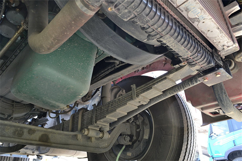 一汽解放 J6M准重卡 2013款 260马力 4X2 国四万博体育app下载入口底盘(CA4180P63K1E4)