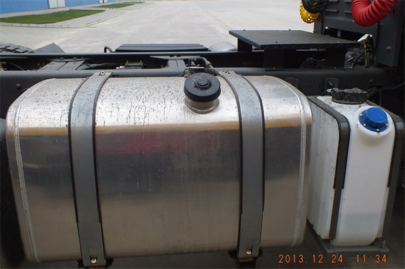 重汽王牌 W5G重卡 375马力 6X4 国四万博体育app下载入口(CDW4250A1T4)