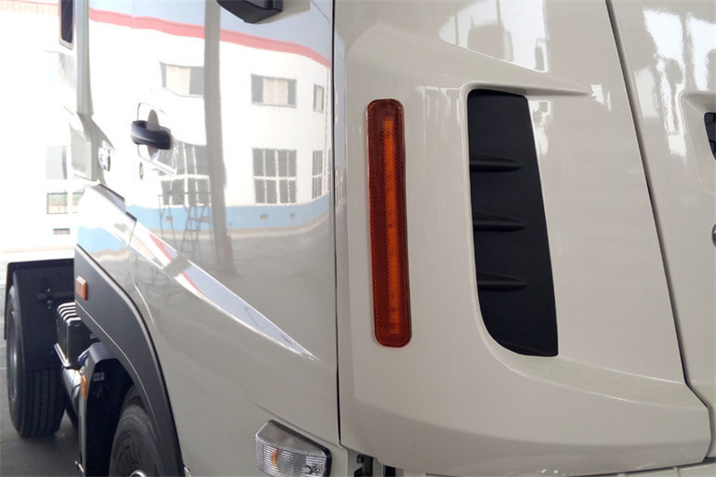 重汽王牌 W5B-H重卡 340马力 4X2 国四万博体育app下载入口(10档)(CDW4180A1T4J)