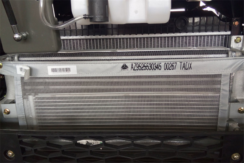 重汽王牌 W5B-H重卡 340马力 4X2 国四万博体育app下载入口(10档)(CDW4180A1T4J)