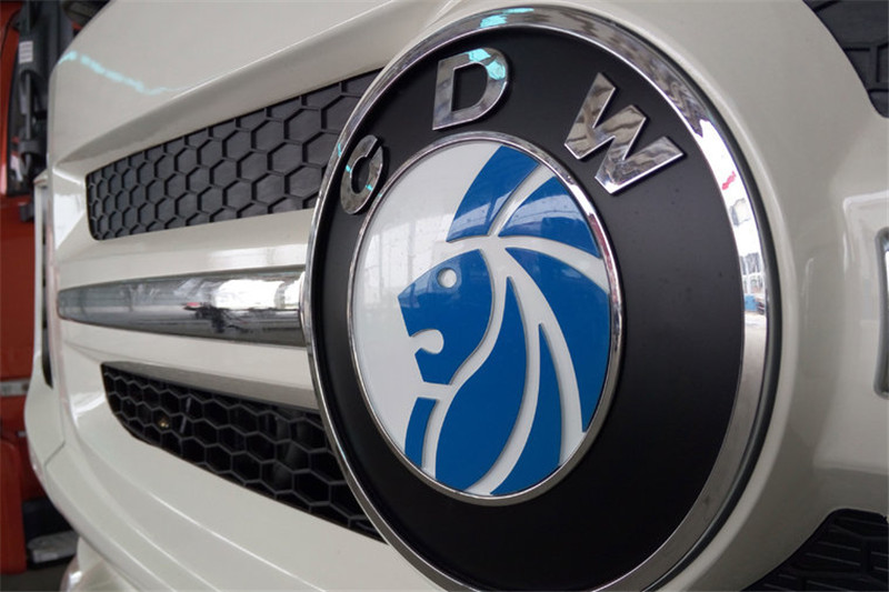 重汽王牌 W5B重卡 340马力 6X4 国五万博体育app下载入口(12档)(CDW4250A1T5)