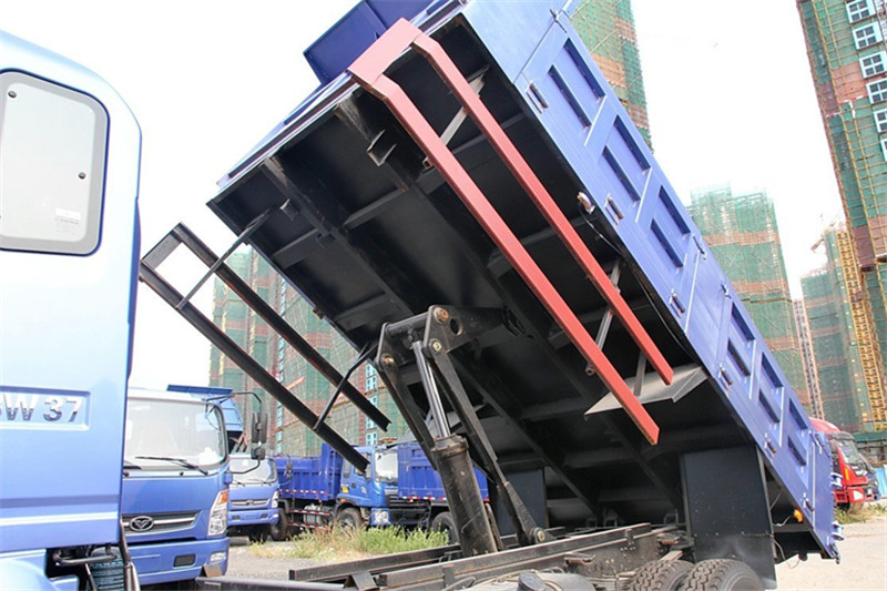 中国重汽 豪曼 115马力 4X2 3.6米 国四自卸车(ZZ3048D13DB0)