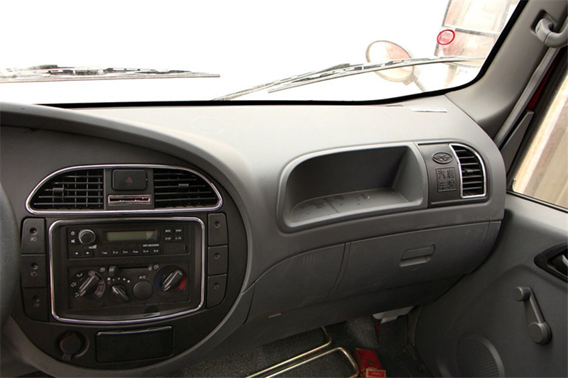 唐骏欧铃 T1系列 83马力 4X2 3.7米 国五单排厢式微卡(ZB5040XXYKDD6V)