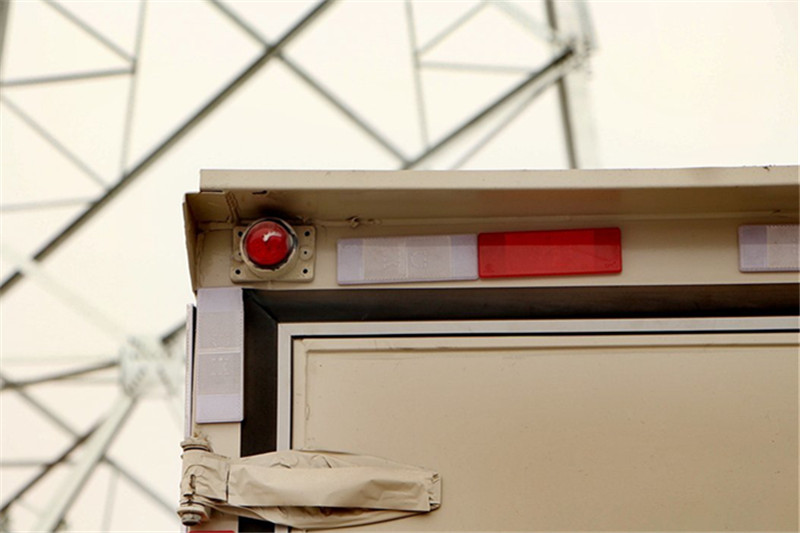 唐骏欧铃 T1系列 83马力 4X2 3.7米 国五单排厢式微卡(ZB5040XXYKDD6V)