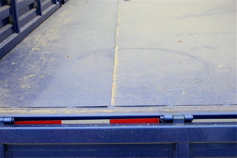 唐骏欧铃 T3系列 117马力 4.2米 4X2 国五单排栏板轻卡(ZB1040JDD6V)