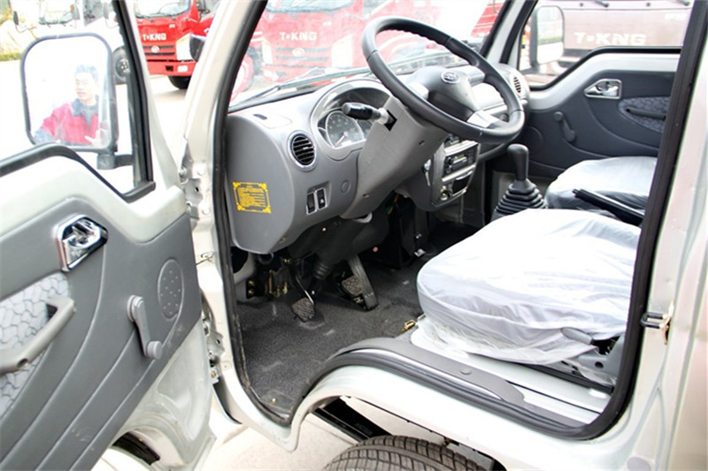 唐骏欧铃 赛菱A6 1.8L 68马力 柴油 2.6米 国四双排栏板微卡(ZB1020ASC3F)