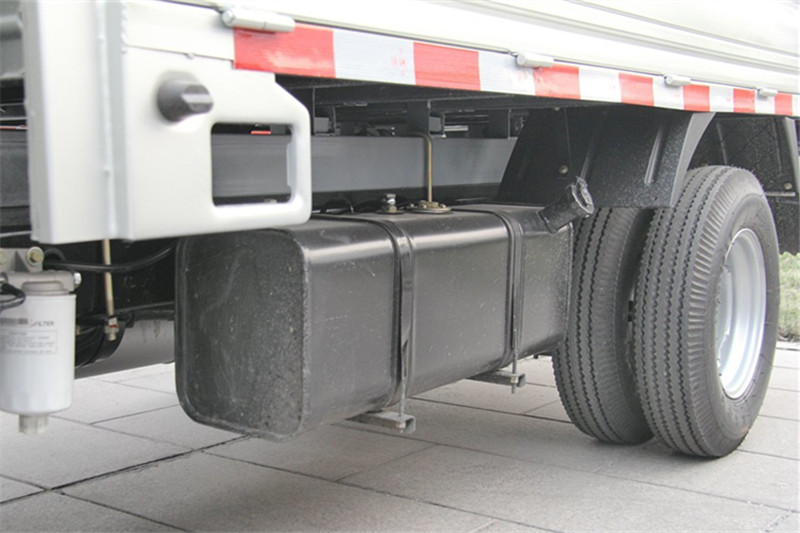 唐骏欧铃 赛菱A6 1.24L 88马力 汽油/CNG 3.1米 国四单排栏板微卡(ZB1034ADC3F)