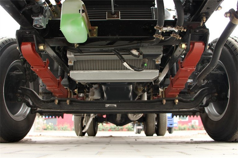 唐骏欧铃 T3系列 95马力 3.9米 4X2 国五单排厢式轻卡(ZB5041XXYJPD6V)