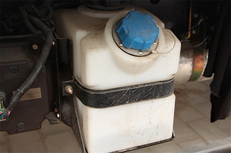 唐骏欧铃 T3系列 95马力 3.9米 4X2 国五单排厢式轻卡(ZB5041XXYJPD6V)