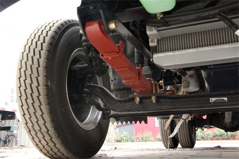 唐骏欧铃 T3系列 95马力 3.9米 4X2 国五单排厢式轻卡(ZB5041XXYJPD6V)