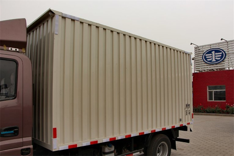 唐骏欧铃 T3系列 95马力 3.9米 4X2 国五单排厢式轻卡(ZB5041XXYJPD6V)