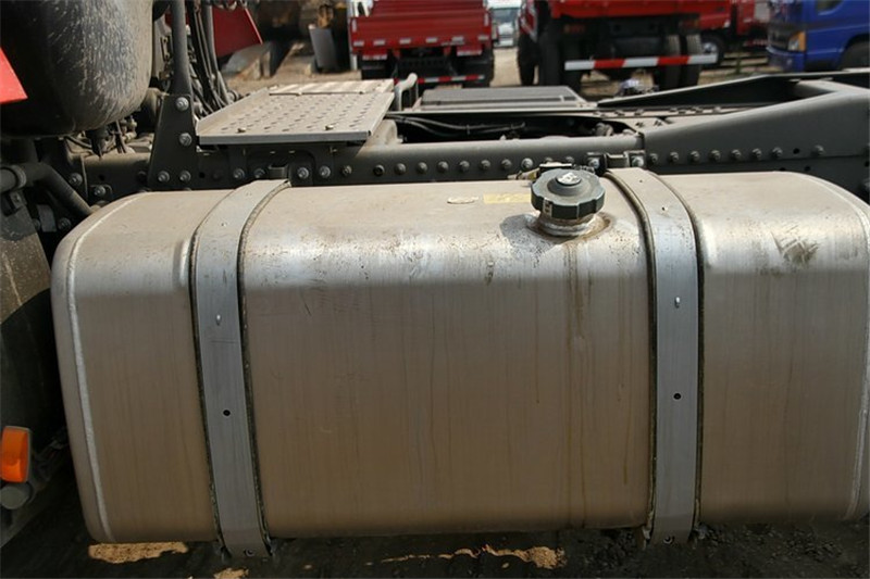 中国重汽 HOWO T7H重卡 320马力 4X2 国四危险品万博体育app下载入口(ZZ4187V361HD中国重汽 HOWO T7H重卡 320马力 4X2 国四危险品万博体育app下载入口(ZZ4187V361HD1W)(高顶)W)(高顶)