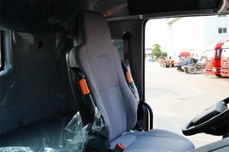 中国重汽 HOWO T7H重卡 440马力 4X2 国四万博体育app下载入口(高顶)(ZZ4187V361HD1B)