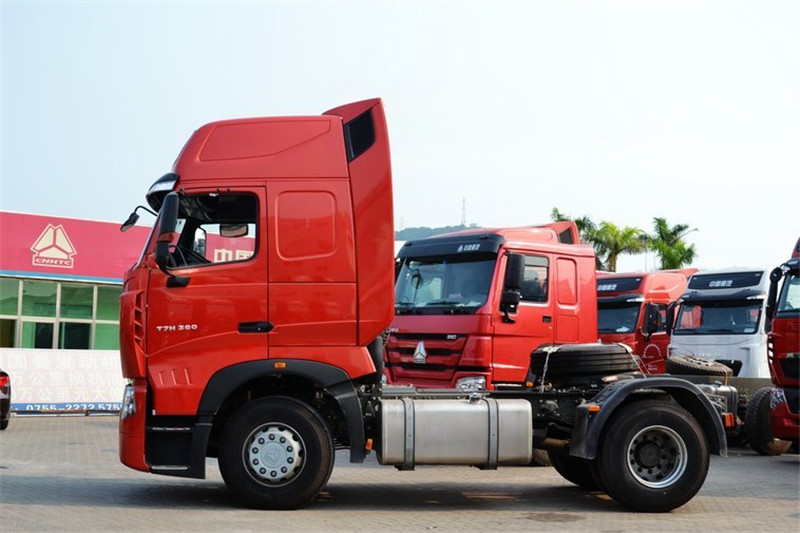 中国重汽 HOWO T7H重卡 400马力 4X2 国四危险品万博体育app下载入口(ZZ4187V361HD1W)(高顶)