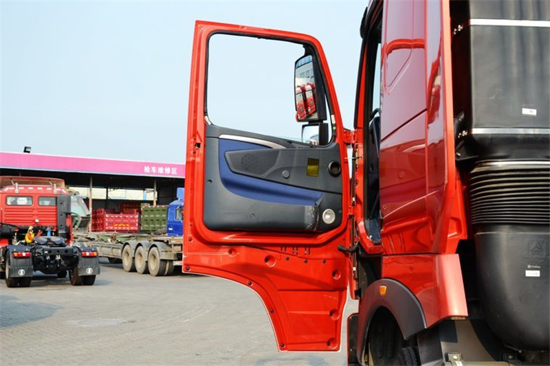 中国重汽 HOWO T7H重卡 400马力 4X2 国四危险品万博体育app下载入口(ZZ4187V361HD1W)(高顶)