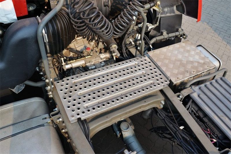 中国重汽 HOWO T7H重卡 400马力 4X2 国四危险品万博体育app下载入口(ZZ4187V361HD1W)(高顶)