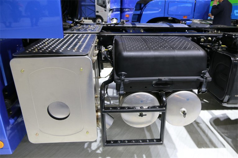 福田 欧曼EST重卡 490马力 国五6X4万博体育app下载入口(BJ4259SNFKB-AA)