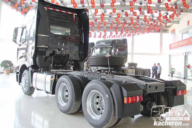 中国重汽 HOWO T7H重卡 480马力 4X2 国四万博体育app下载入口(高顶)(ZZ4187V361HD1B) 