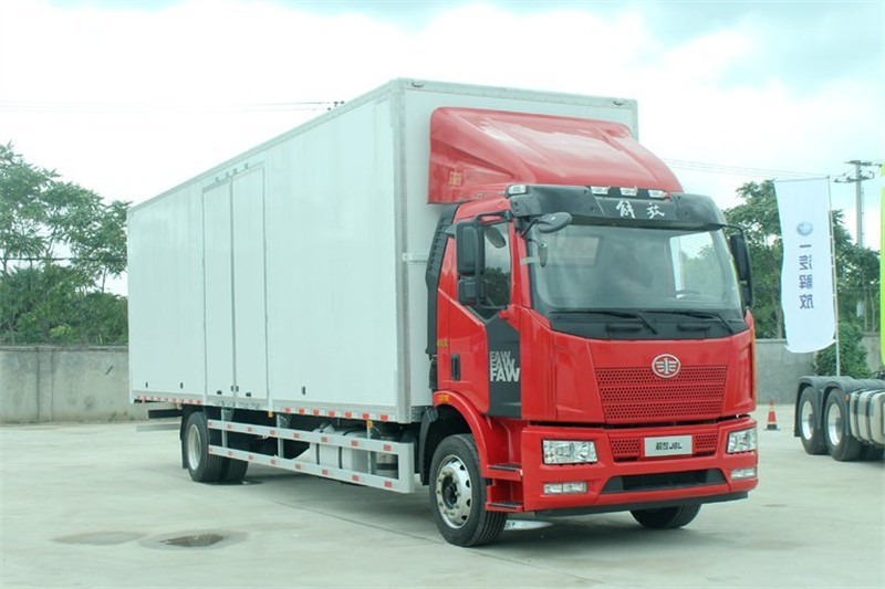 一汽解放 J6L重卡 领航版 240马力 4X2 9.7米 国五厢式载货车(CA5180XXYP62K1L7E5)