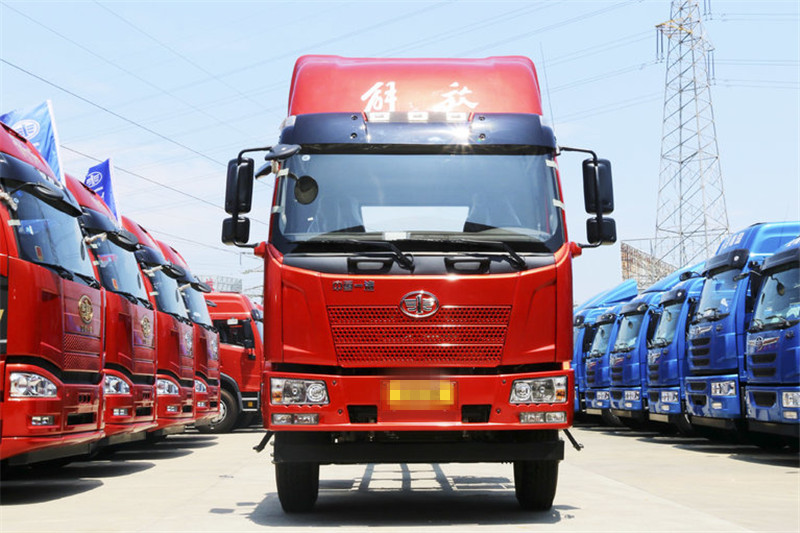 一汽解放 J6L中卡 质惠版 220马力 7.7米 国五厢式载货车(CA5180XXYP62K1L5E5)