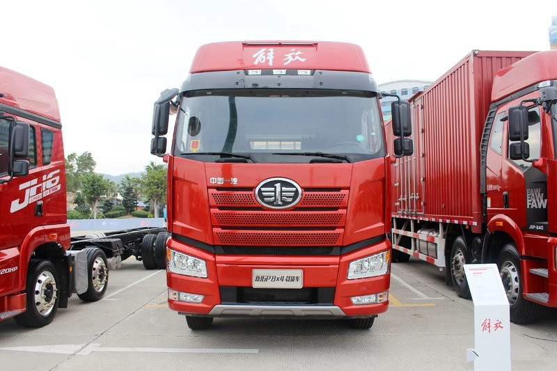 一汽解放 新J6P重卡 280马力 6X2 7.7米 国五仓栅式载货车(CA5250CCYP66K1L6T3E5)
